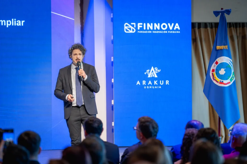 Fernando Chiesa expuso en la RAPAL Ushuaia 2026 sobre el desarrollo antártico